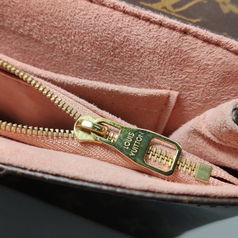 Louis Vuitton (LV) Saint Placide牛皮老花拼皮LV標誌鎖扣單肩包晶片款-12
