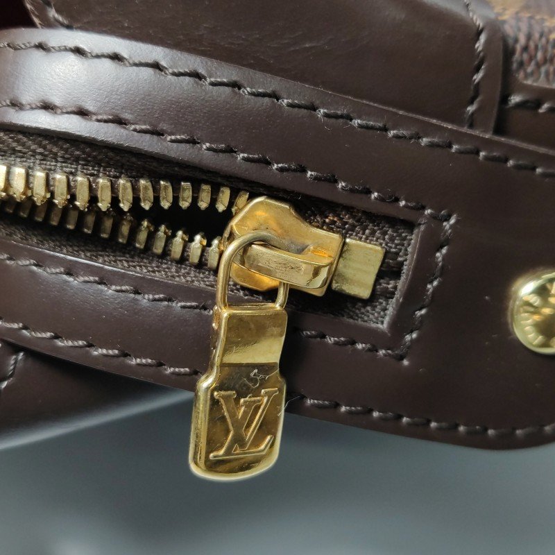 Louis Vuitton (LV) Sistina牛皮棋盤格推扣單肩包-14