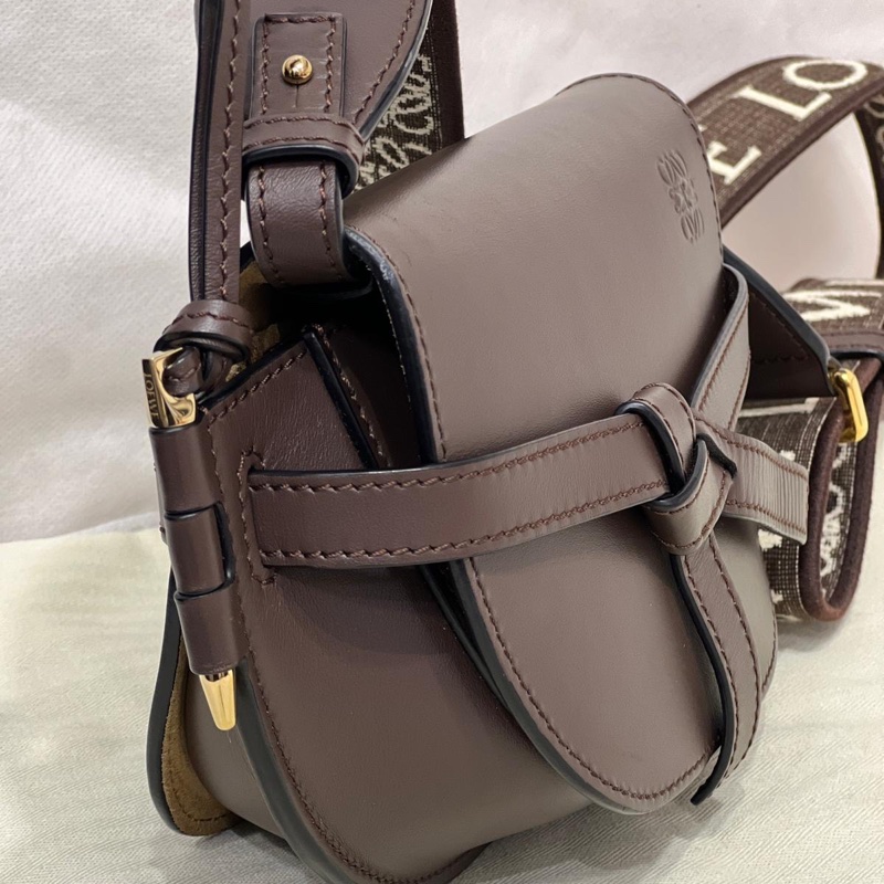 🌷帶票帶吊牌！Loewe 羅意威 Mini Gate Dual 迷你寬肩帶 巧克力棕色-4