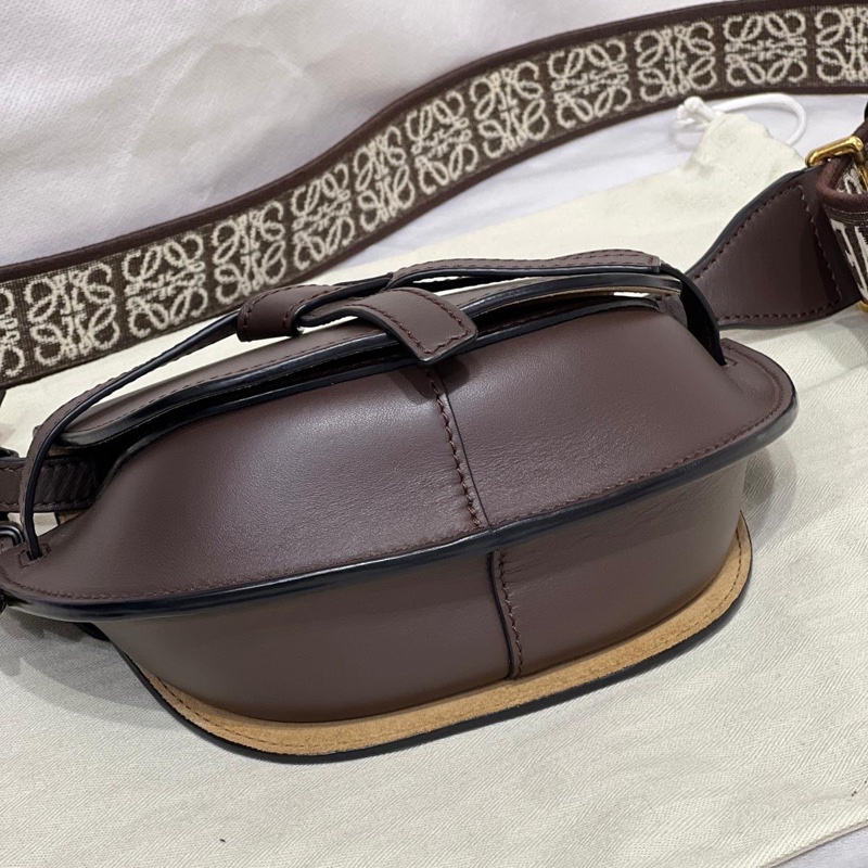 🌷帶票帶吊牌！Loewe 羅意威 Mini Gate Dual 迷你寬肩帶 巧克力棕色-11