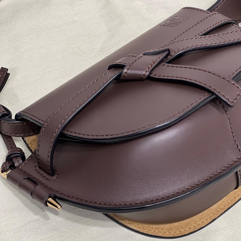 🌷帶票帶吊牌！Loewe 羅意威 Mini Gate Dual 迷你寬肩帶 巧克力棕色-12