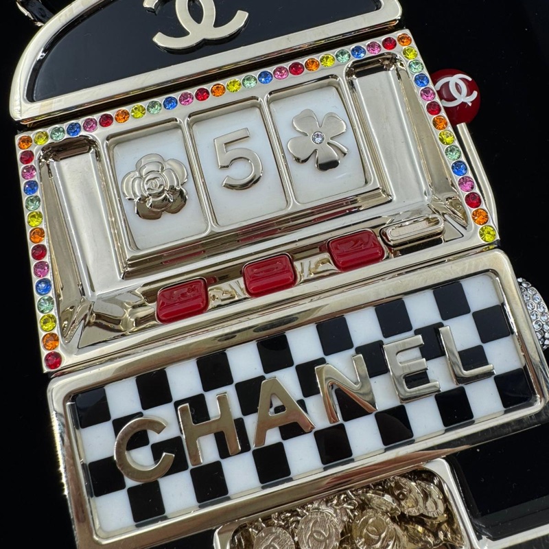 Chanel 2023 Plexiglass Resin and Rhinestone Multicoloured Slot Machine Minaudière Bag-8