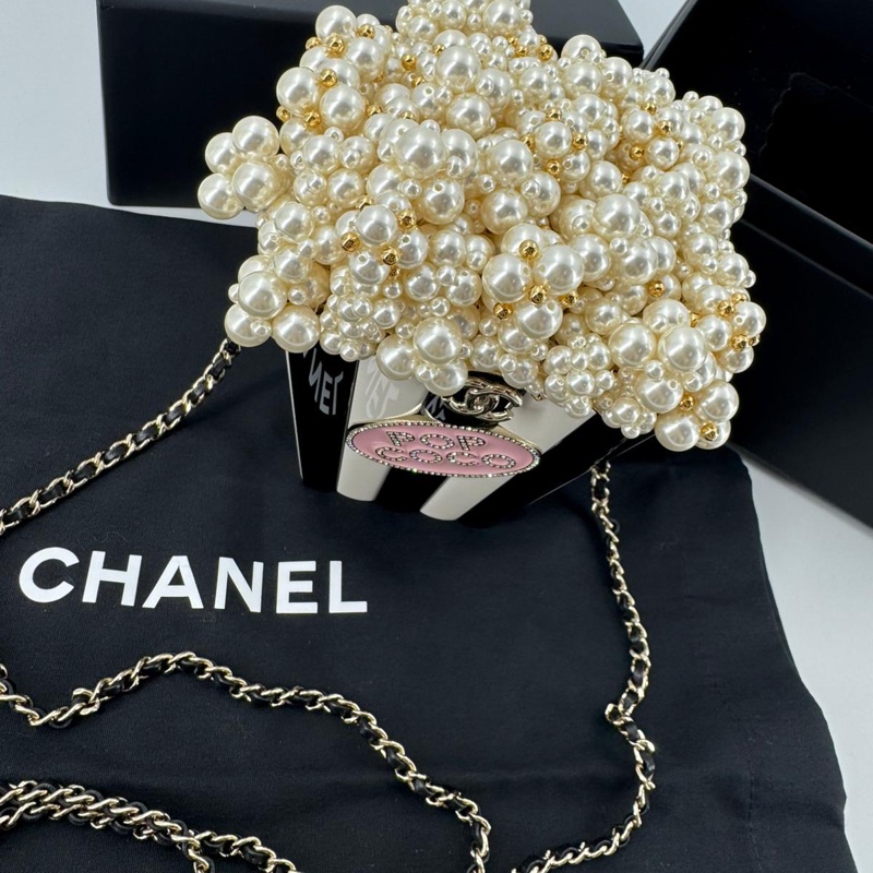 Chanel 2024 Imitation Pearl and Gold-tone Popcorn Minaudière Bag-2