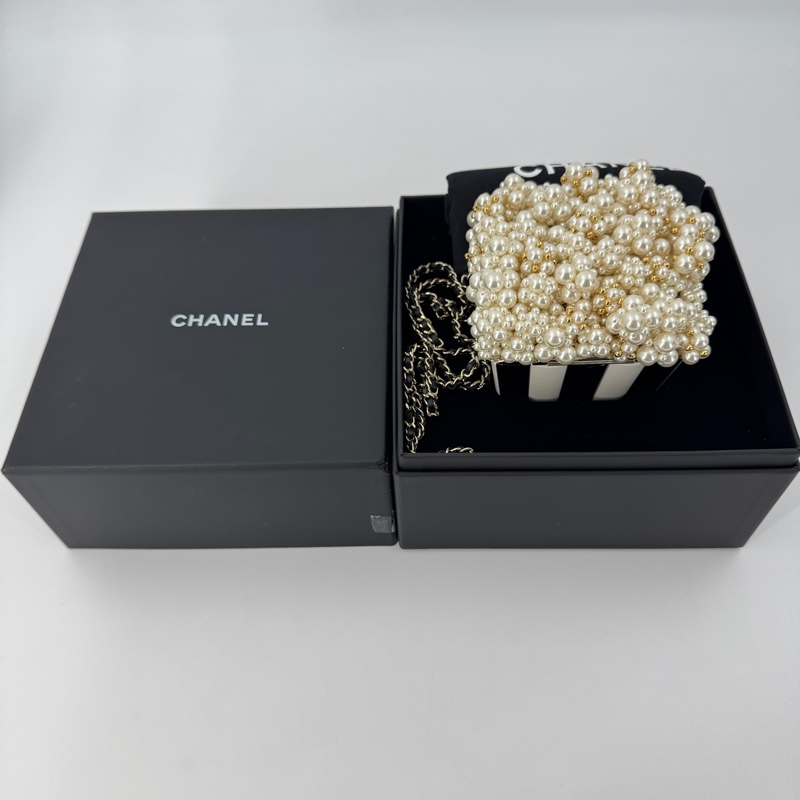 Chanel 2024 Imitation Pearl and Gold-tone Popcorn Minaudière Bag-4