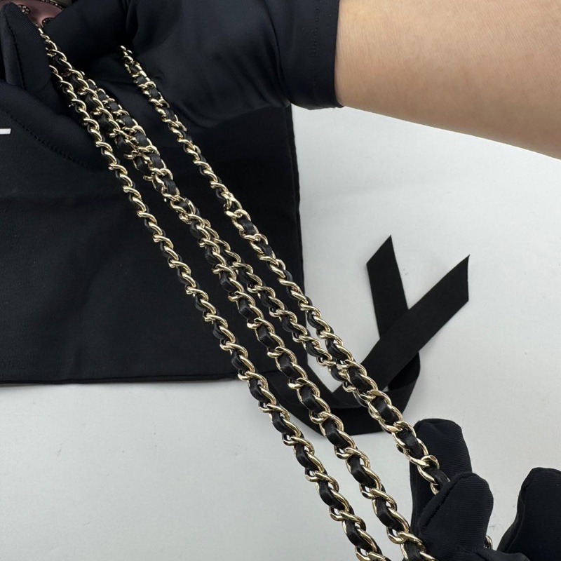 Chanel 2024 Imitation Pearl and Gold-tone Popcorn Minaudière Bag-13