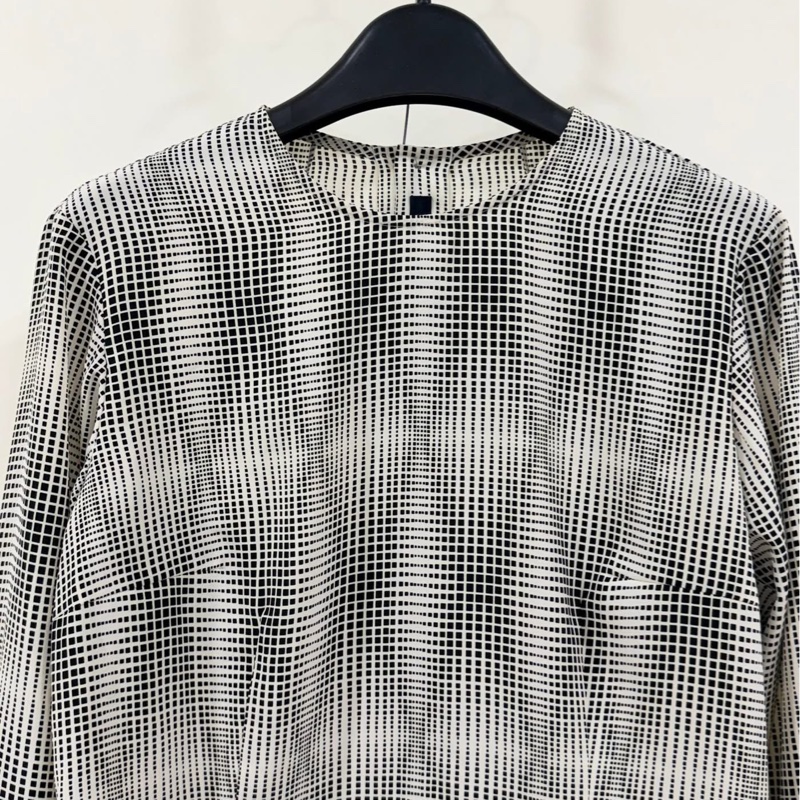 BURBERRY 倫敦 細緻幾何棋盤格紋黑白長袖雪紡上衣-4