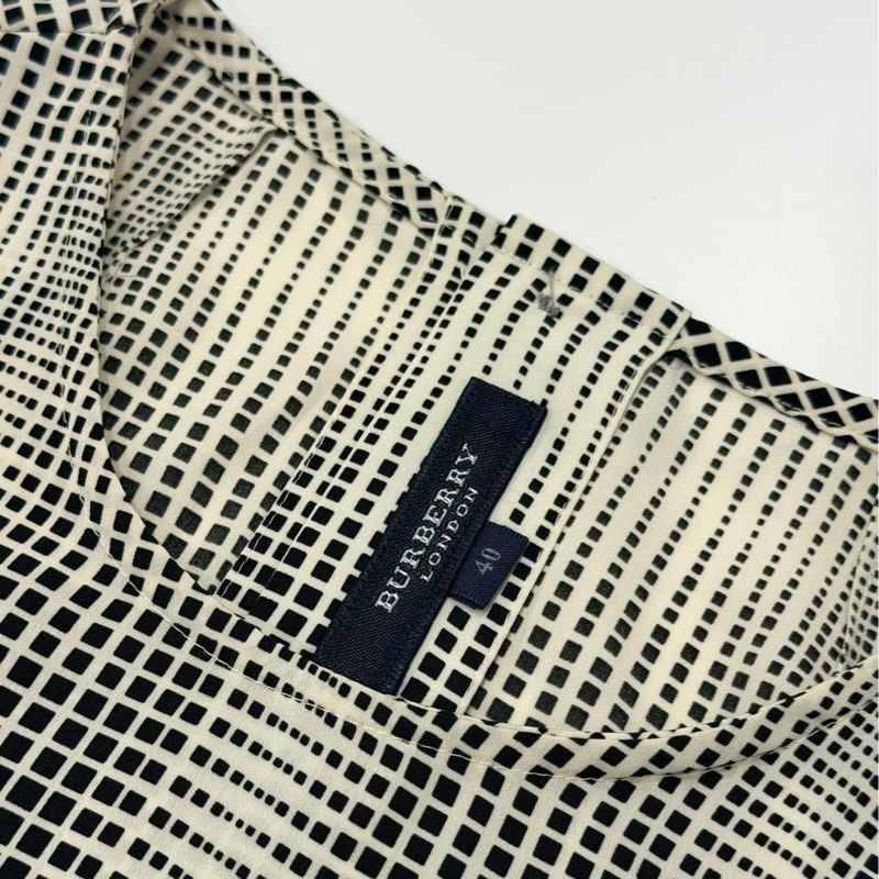 BURBERRY 倫敦 細緻幾何棋盤格紋黑白長袖雪紡上衣-8
