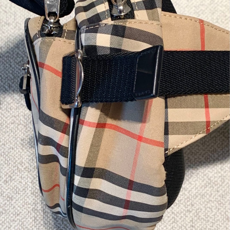 Burberry 博柏利 巴寶莉 經典格紋 斜挎雙層腰包 胸包 男包。-3