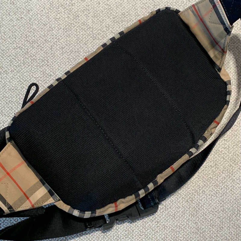 Burberry 博柏利 巴寶莉 經典格紋 斜挎雙層腰包 胸包 男包。-5