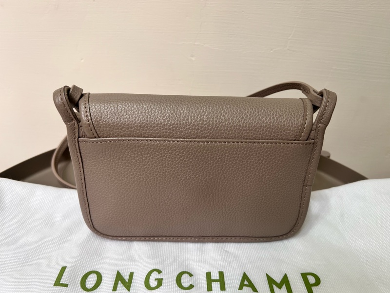 LONGCHAMP LE FOULONNÉ牛皮釦式斜背包 斑鳩灰-1