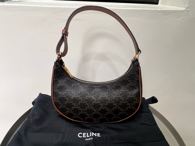 CELINE AVA TRIOMPHE 半月肩背包-0