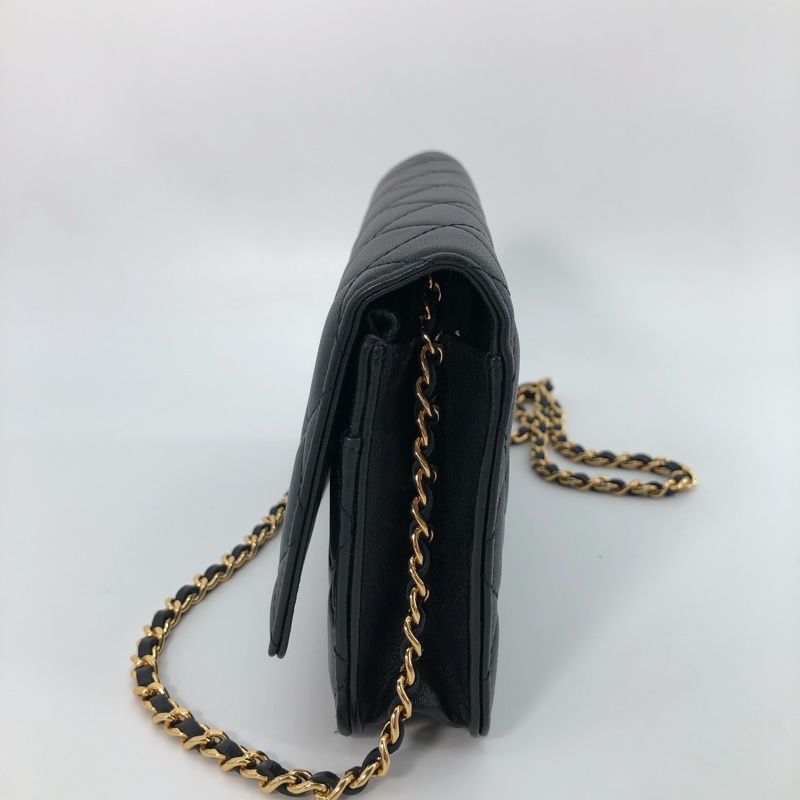 Chanel香奈兒 限量款 彩鑽 大雙C logo 發財包 woc 鏈條斜挎包。鐳射標31開-9