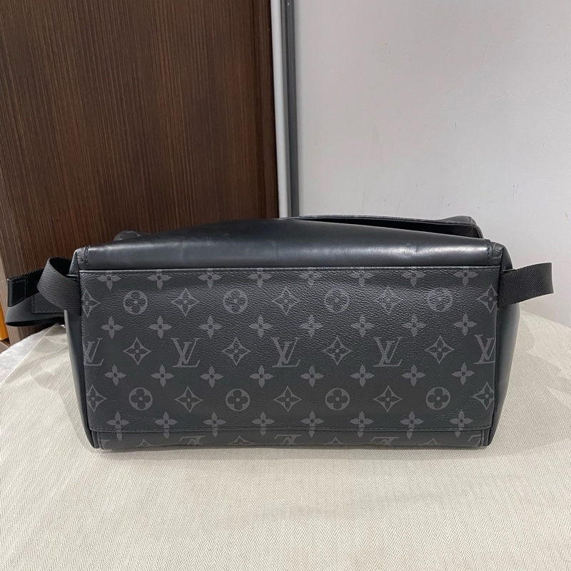 LV路易威登 Voyage 牛皮 单肩包斜挎包 中号 男款 黑色,-3