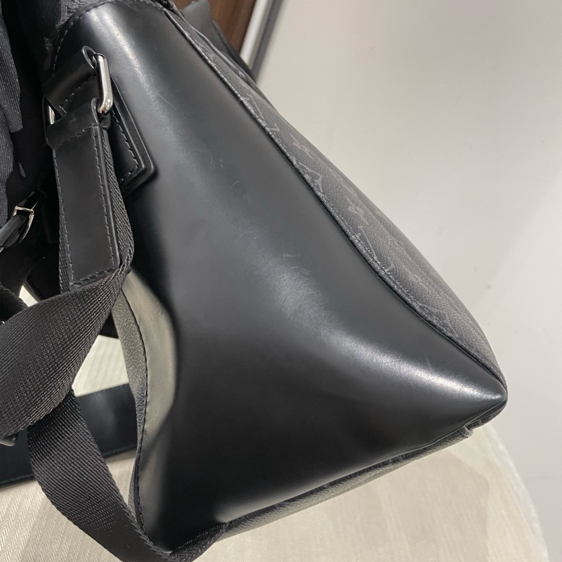 LV路易威登 Voyage 牛皮 单肩包斜挎包 中号 男款 黑色,-5