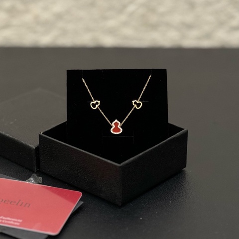 99新Qeelin麒麟 紅玉髓圈滿鑽葫蘆手鍊 伴雙鏤空子葫蘆