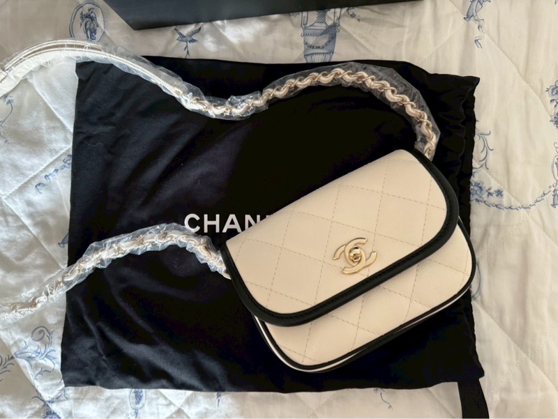 Chanel 香奈兒 熊猫配色 郵差包 馬鞍包 mini-1
