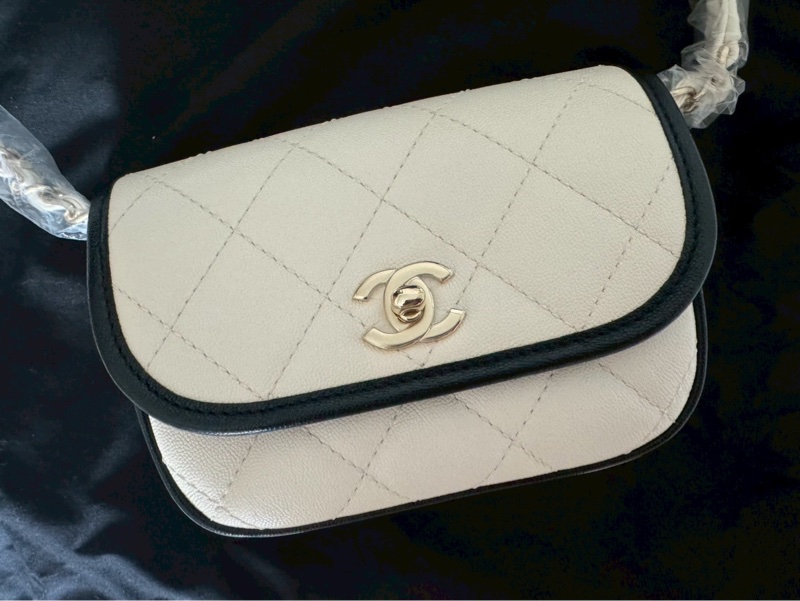 Chanel 香奈兒 熊猫配色 郵差包 馬鞍包 mini-3