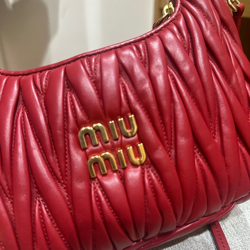 miumiu mini 側背包-7
