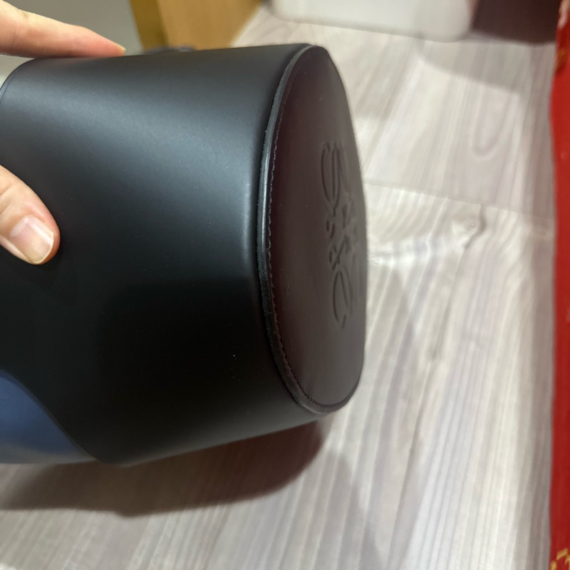 Loewe 中號氣球包深藍配黑-8