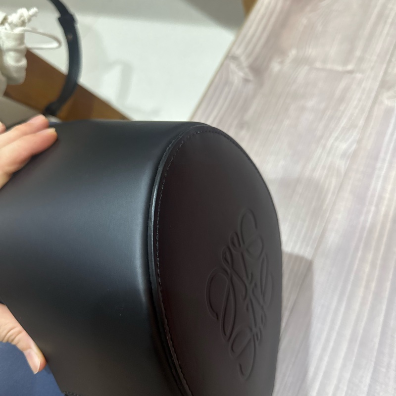 Loewe 中號氣球包深藍配黑-9
