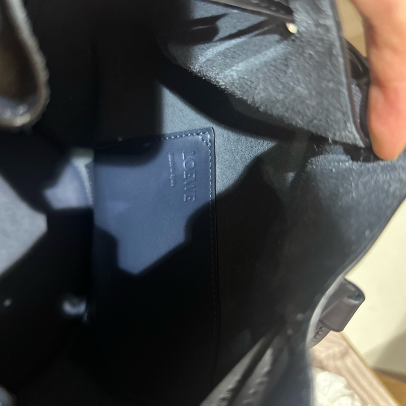 Loewe 中號氣球包深藍配黑-11
