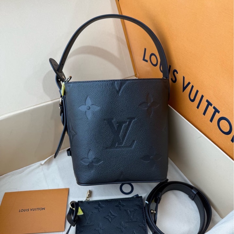 全新全配❤️晶片🉑斜背👌LV 黑色 All In BB #水桶包 #全皮 M13480-7
