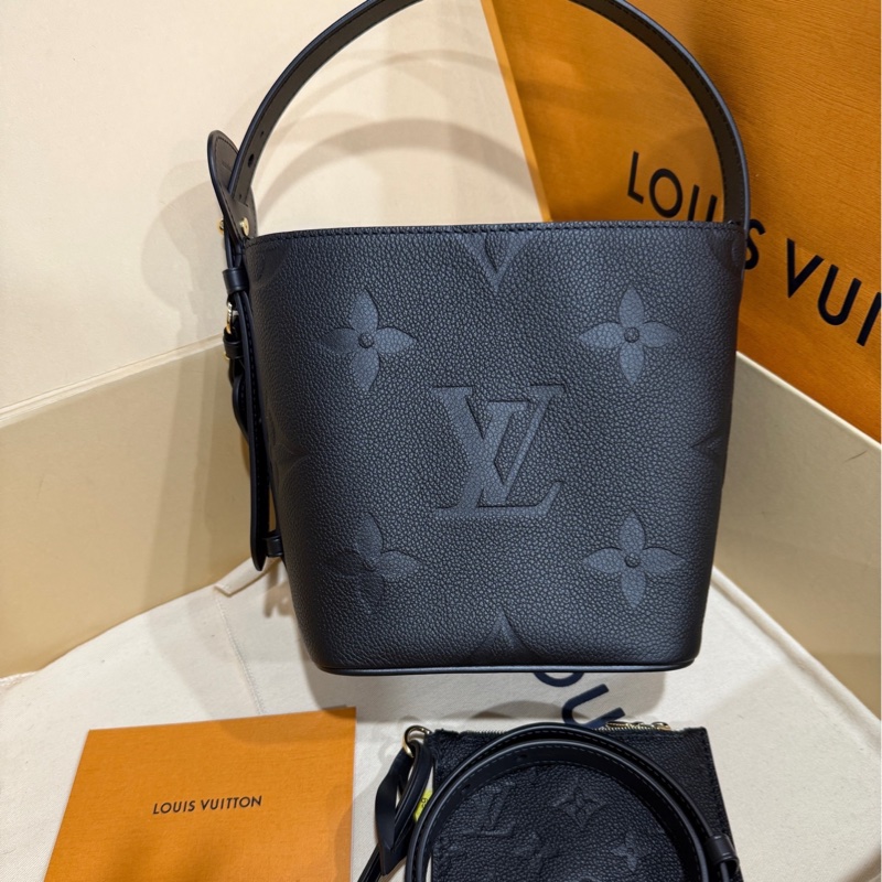 全新全配❤️晶片🉑斜背👌LV 黑色 All In BB #水桶包 #全皮 M13480-8