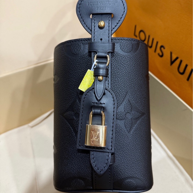 全新全配❤️晶片🉑斜背👌LV 黑色 All In BB #水桶包 #全皮 M13480-9