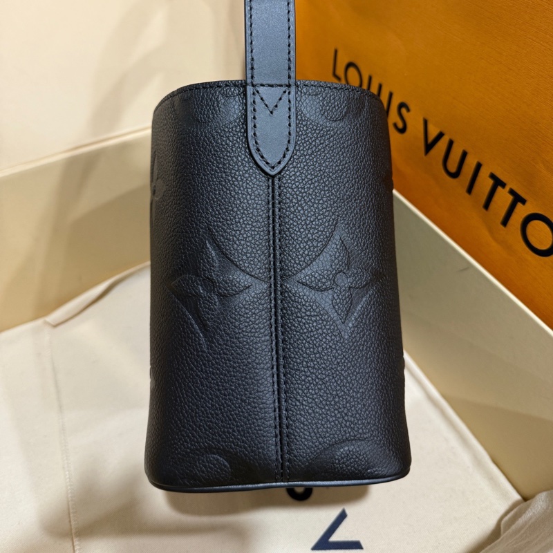 全新全配❤️晶片🉑斜背👌LV 黑色 All In BB #水桶包 #全皮 M13480-11