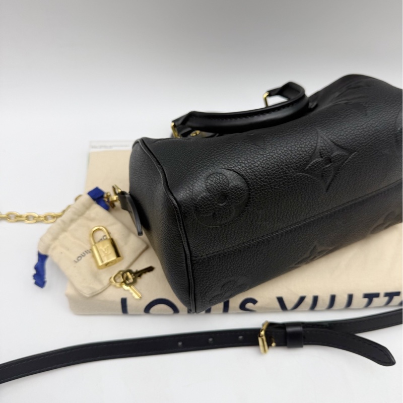 大全配🈶購證❤️晶片款❤️#lv #黑色 #speedy20 #全皮 #枕頭包-11