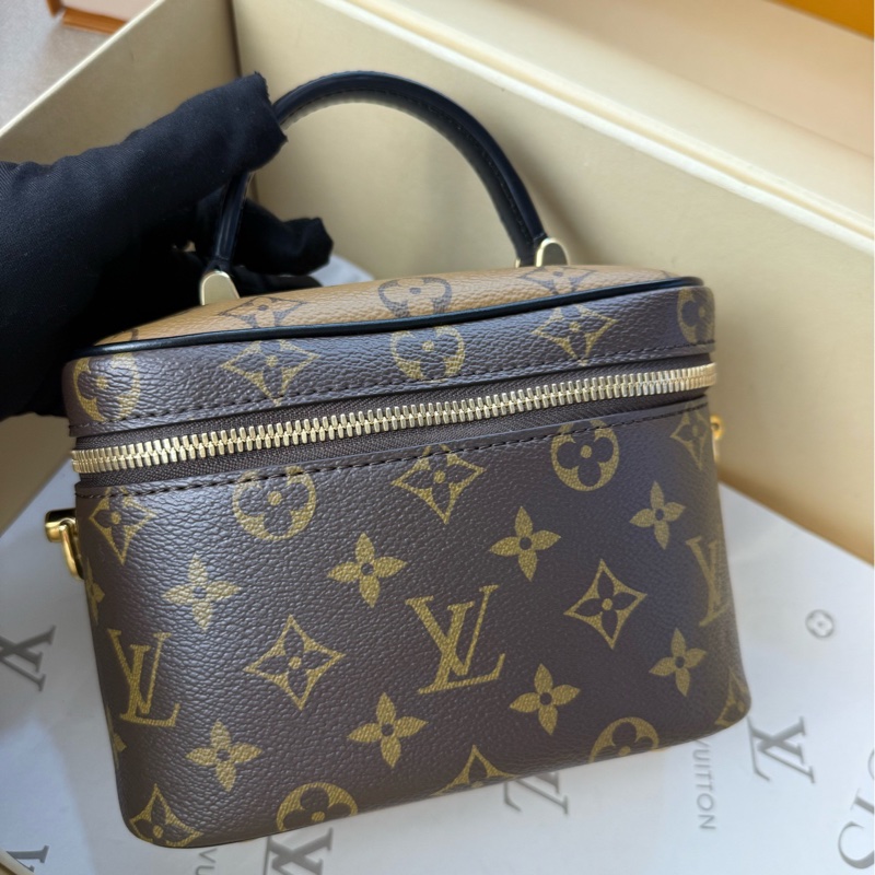 全新全配❤️晶片🉑斜背❤️ lv #老花 #新款 #化妝盒 #vanity-6