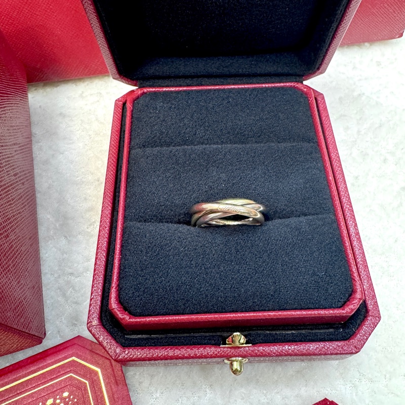 卡地亞Cartier 18K三色金Trinity小型款三環戒指CRB4235155 經典永恆現貨 💍-7