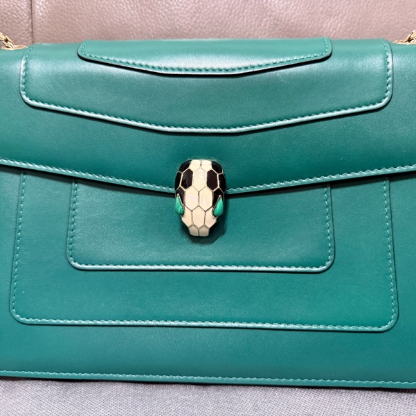 Bvlgari Serpenti Forever 蛇頭包中型牛皮純色蛇頭單肩包-6