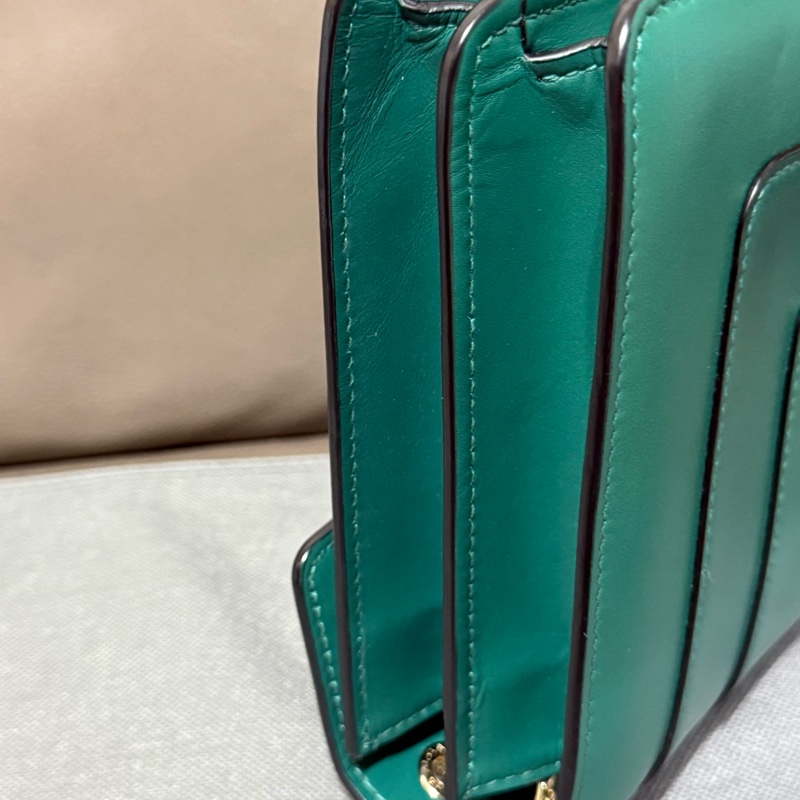 Bvlgari Serpenti Forever 蛇頭包中型牛皮純色蛇頭單肩包-9