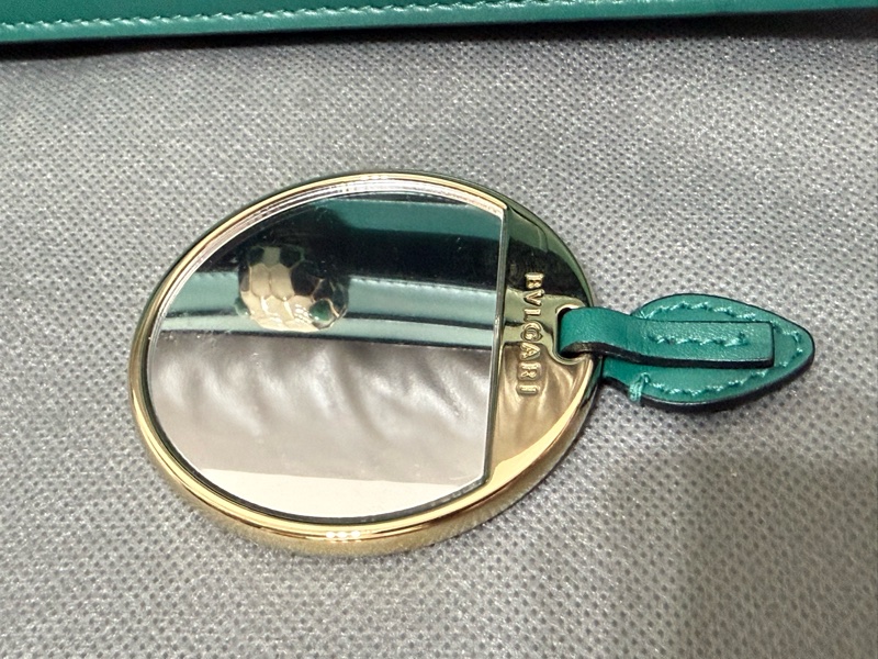 Bvlgari Serpenti Forever 蛇頭包中型牛皮純色蛇頭單肩包-17