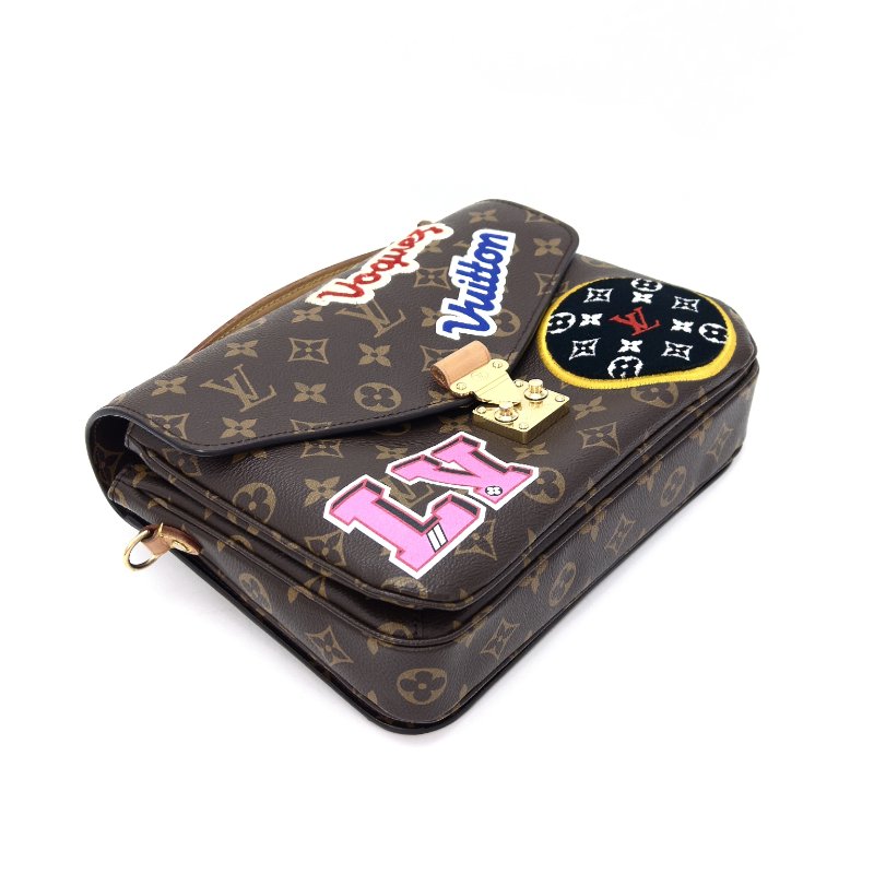 LV 限量款刺繡情人節塗鴉經典老花 金扣手提斜背郵差包 芯片款 25*19*7 98新配件塵袋-3