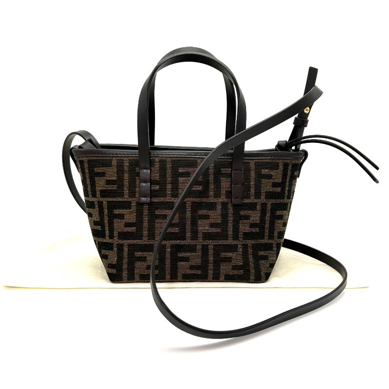 FENDI 經典老花FF手提肩背斜背包15*13*11 98新配件塵袋-1