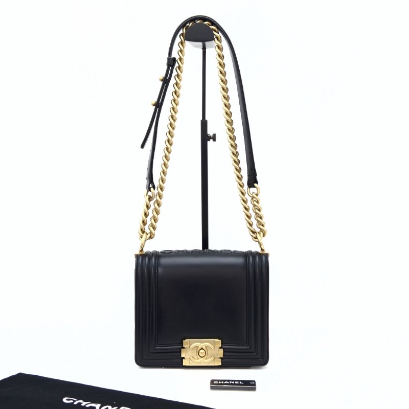 CHANEL 黑金光面牛皮Leboy肩背斜背包18*15*7 98新配件塵袋-1