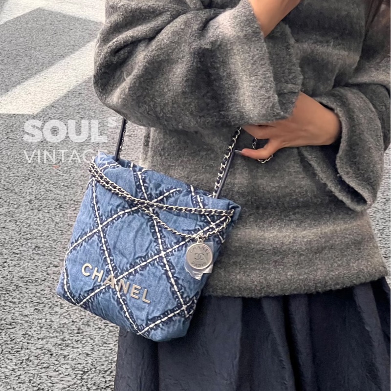 絕美百搭😍99新🈶購證✨Chanel香奈兒24P春夏系列牛仔格紋鏈條22bag迷你mini垃圾袋單肩斜挎包-1