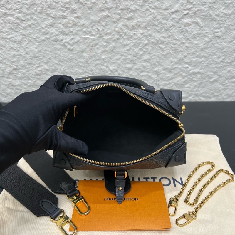 98新LV路易威登Petite Malle Souple系列黑色全皮軟盒子-9