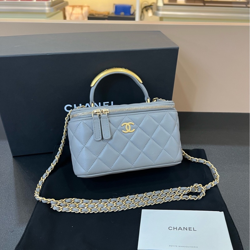 98新Chanel香奈兒羊皮灰色金屬手柄 22B盒子包化妝包-7