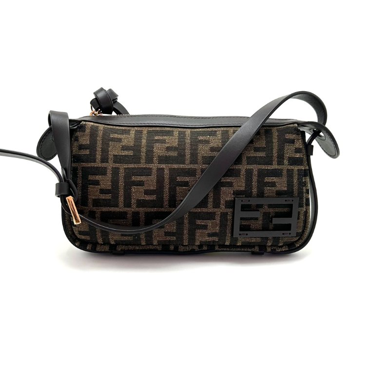 FENDI 經典老花腋下包 21.5*11.5*4 98新配件塵袋-1