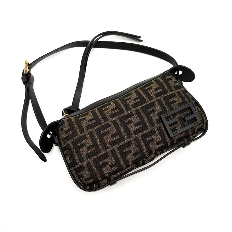FENDI 經典老花腋下包 21.5*11.5*4 98新配件塵袋-3