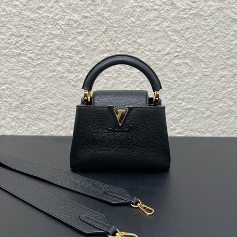 99新LV路易威登Capuciness mini黑色金扣手提包