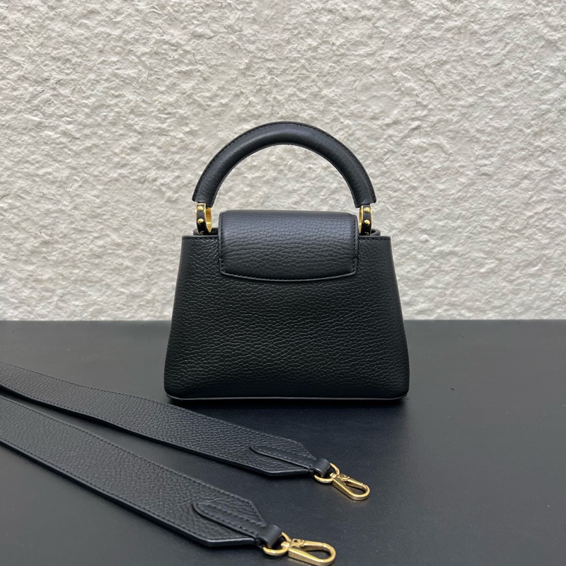 99新LV路易威登Capuciness mini黑色金扣手提包-1