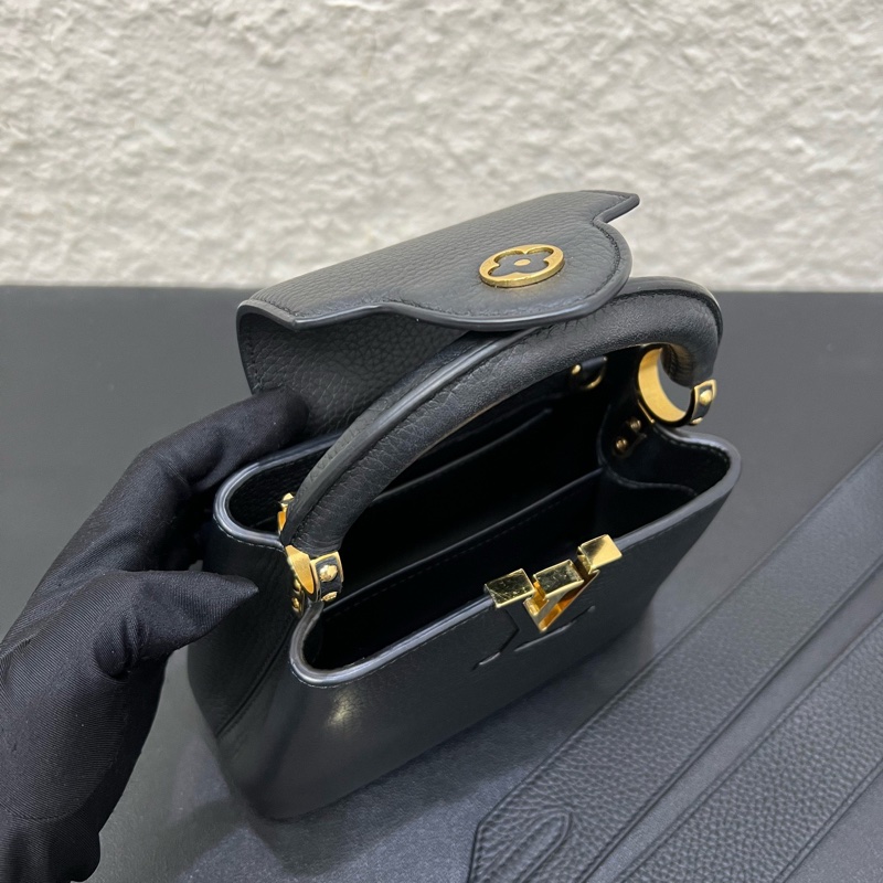 99新LV路易威登Capuciness mini黑色金扣手提包-9