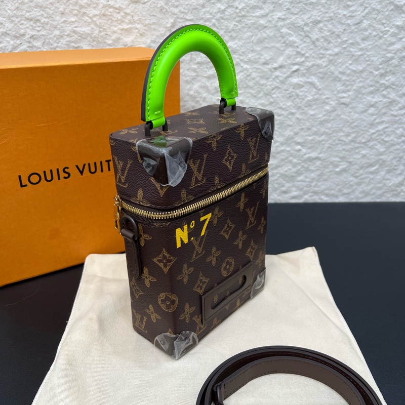 LV路易威登秀款盒子包soft trunk新款限量斜挎包男女通用-2