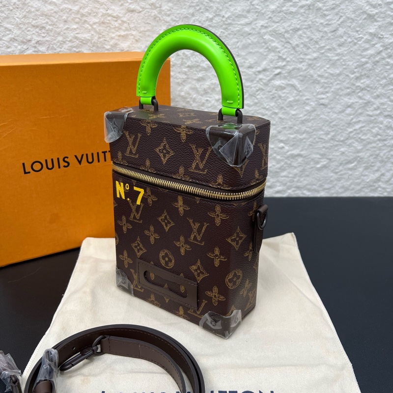 LV路易威登秀款盒子包soft trunk新款限量斜挎包男女通用-3