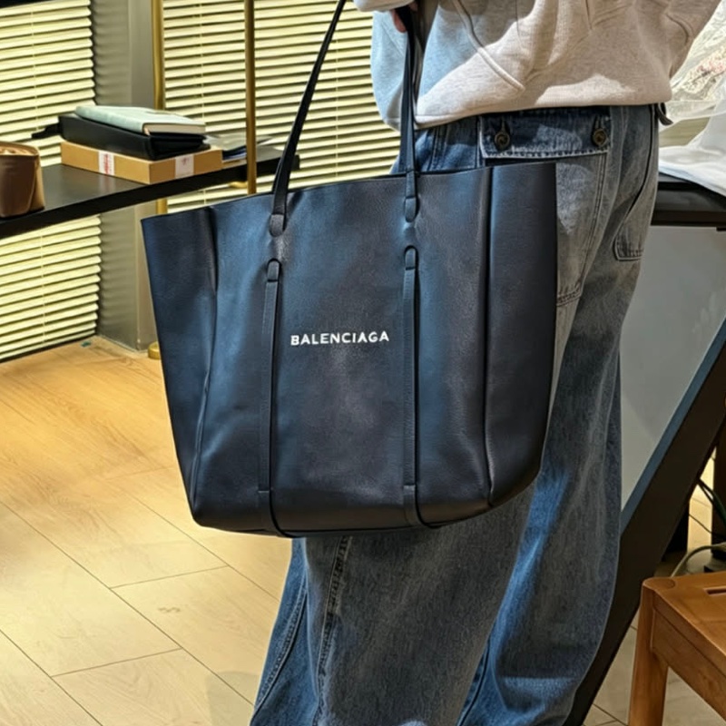 Balenciaga巴黎世家經典黑牛皮Logo標誌托特包-2