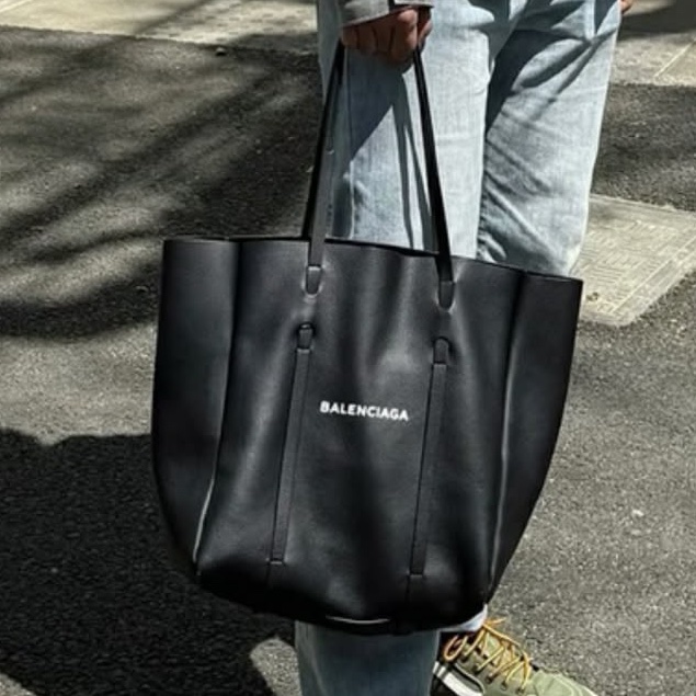 Balenciaga巴黎世家經典黑牛皮Logo標誌托特包-5